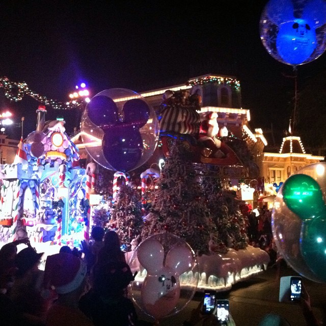 A very #Disneyland #Christmas!!